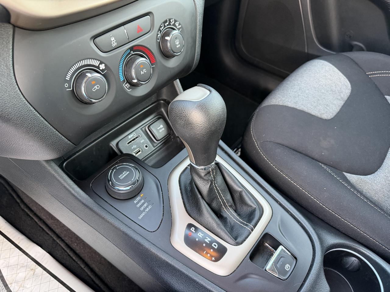 Jeep Cherokee Sport 4WD 2016