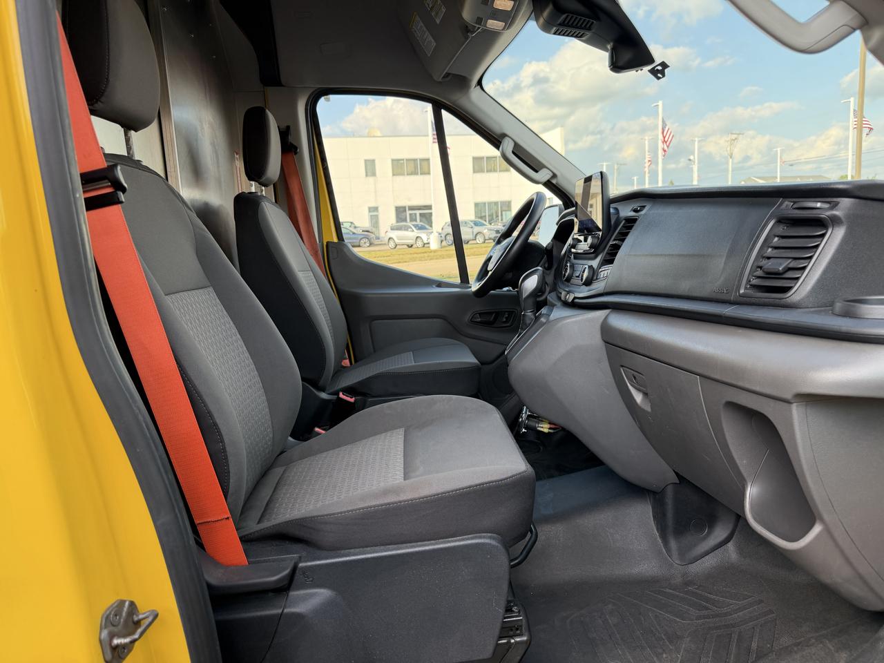 Ford Transit 250 Van High Roof w/Sliding Pass. 148-in. WB EL 2021