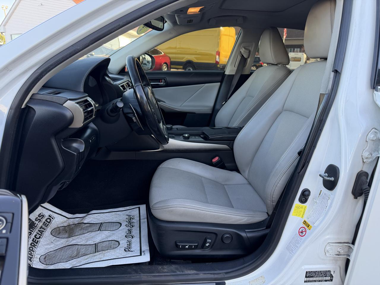 Lexus IS 250 RWD 2015