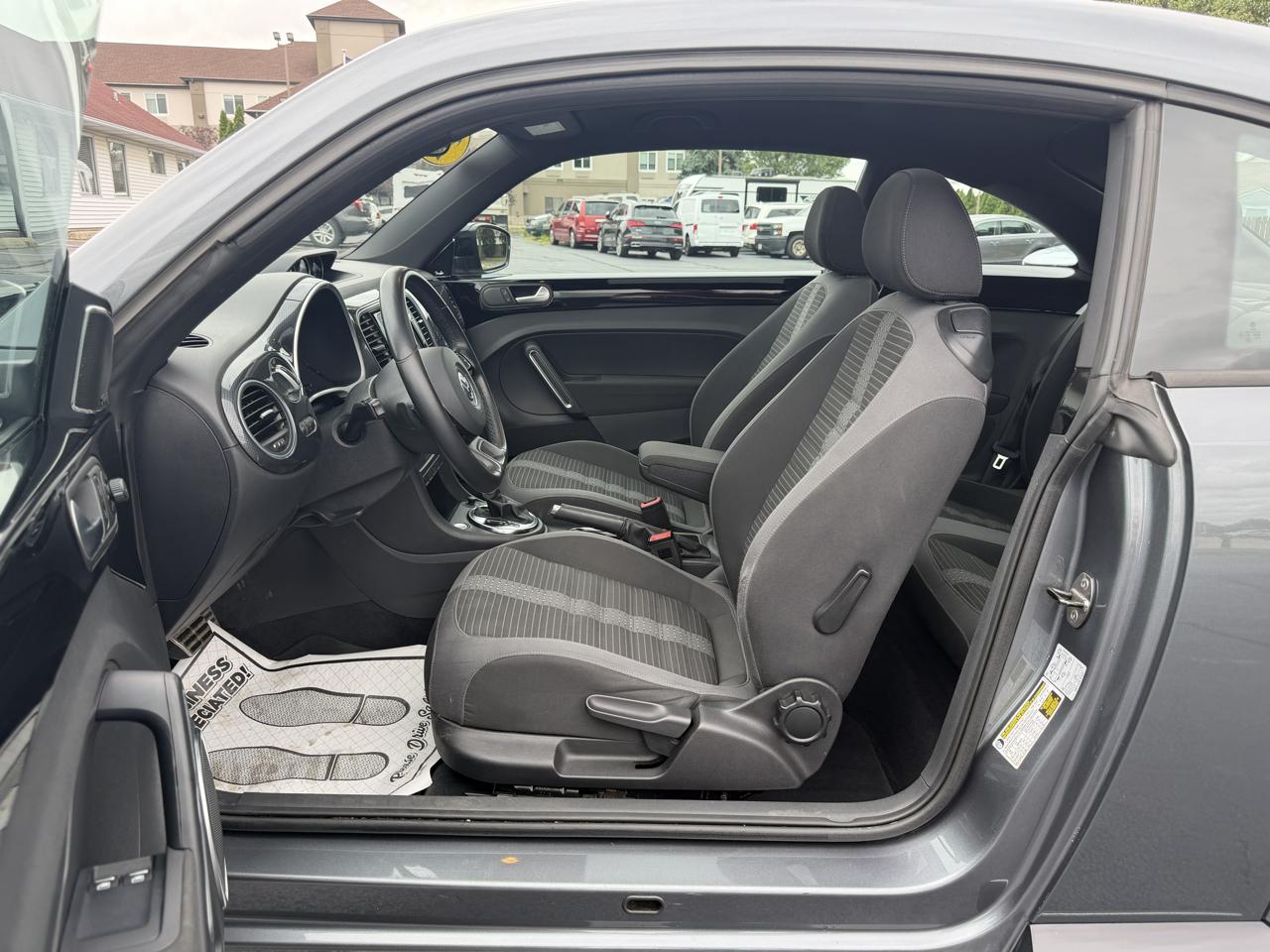 Volkswagen Beetle 2.0T Turbo 2013