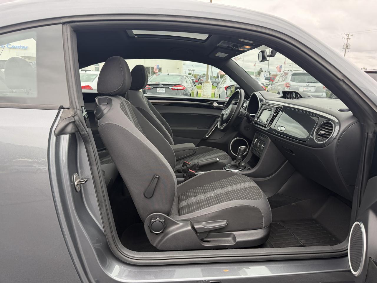 Volkswagen Beetle 2.0T Turbo 2013