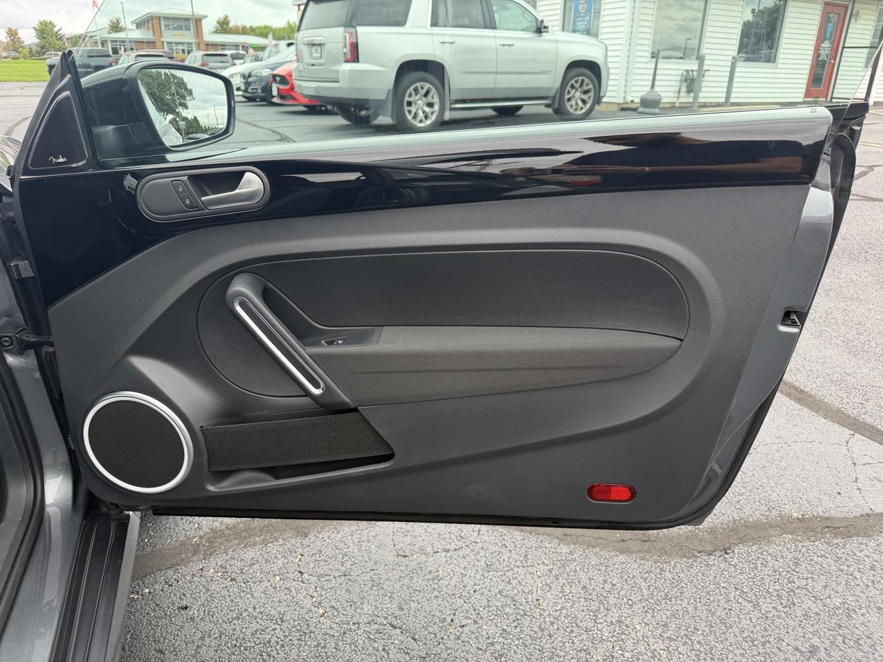 Volkswagen Beetle 2.0T Turbo 2013