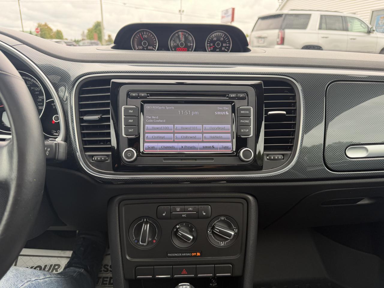 Volkswagen Beetle 2.0T Turbo 2013