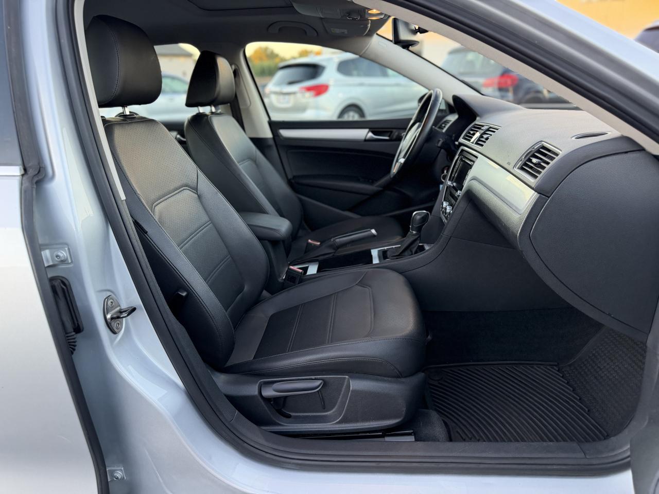Volkswagen Passat 2.5L SE2 2012