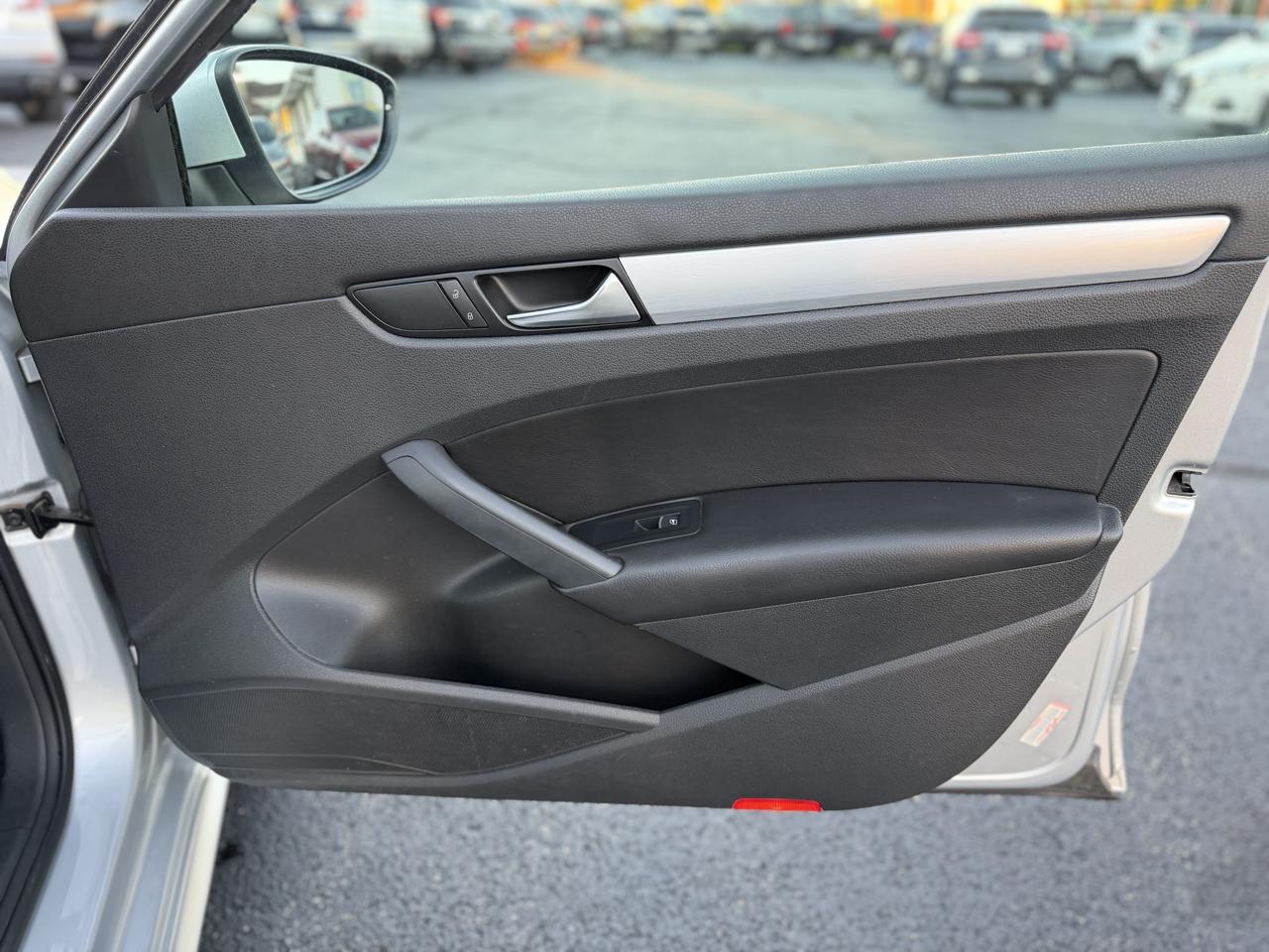Volkswagen Passat 2.5L SE2 2012