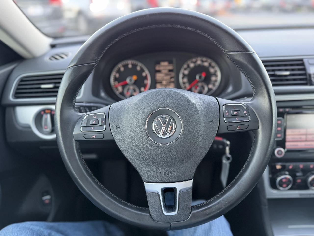 Volkswagen Passat 2.5L SE2 2012