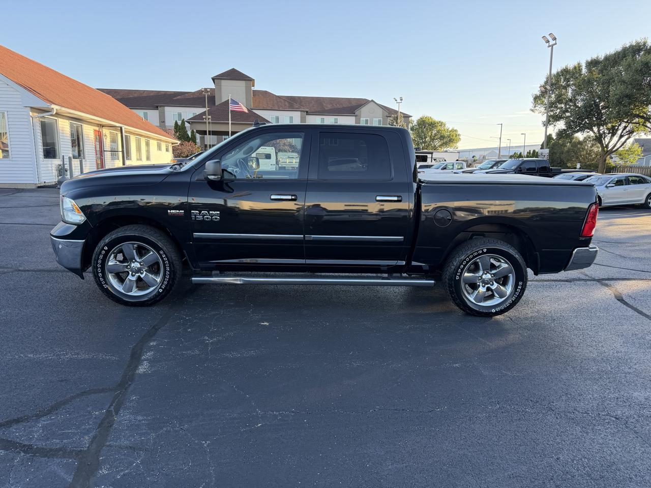 RAM 1500 SLT Crew Cab SWB 4WD 2018