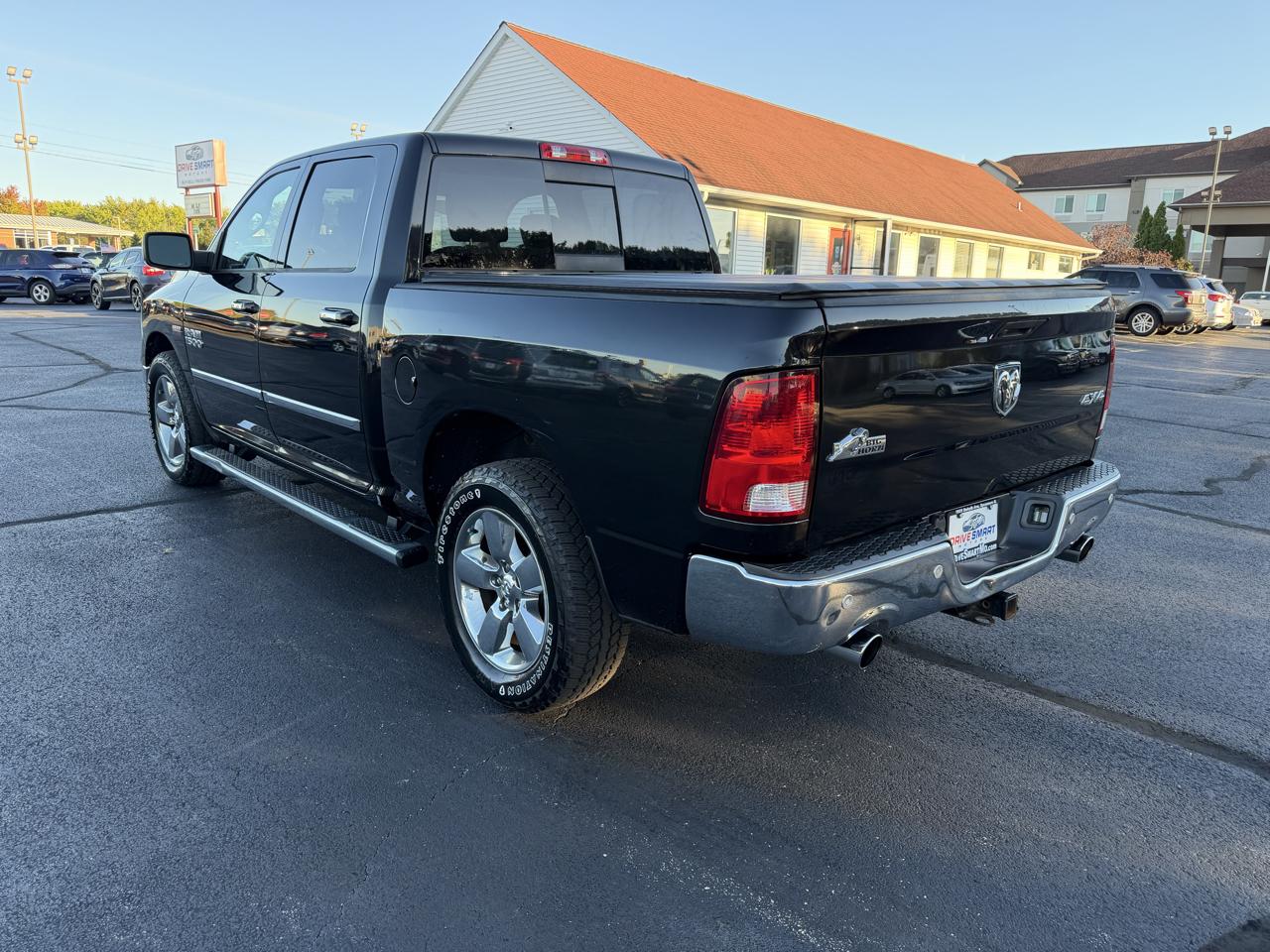 RAM 1500 SLT Crew Cab SWB 4WD 2018