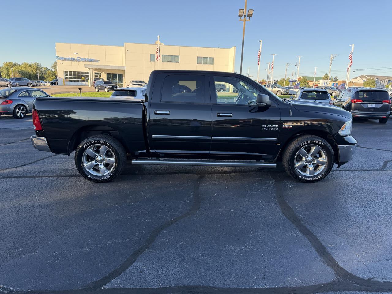 RAM 1500 SLT Crew Cab SWB 4WD 2018
