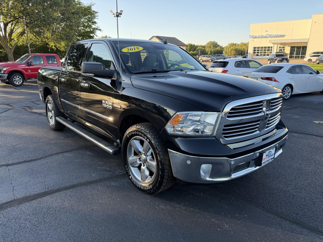 RAM 1500 SLT Crew Cab SWB 4WD 2018