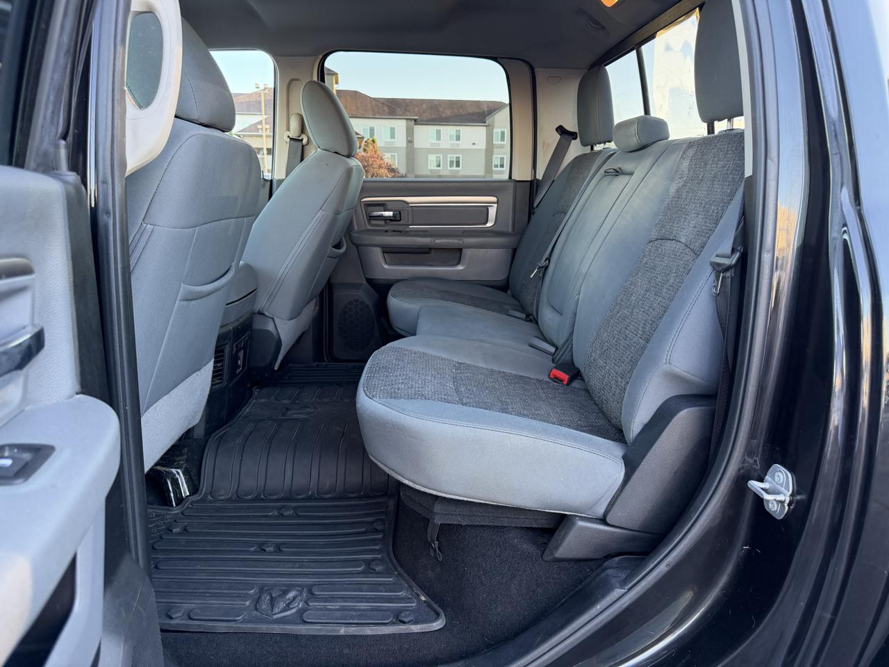 RAM 1500 SLT Crew Cab SWB 4WD 2018