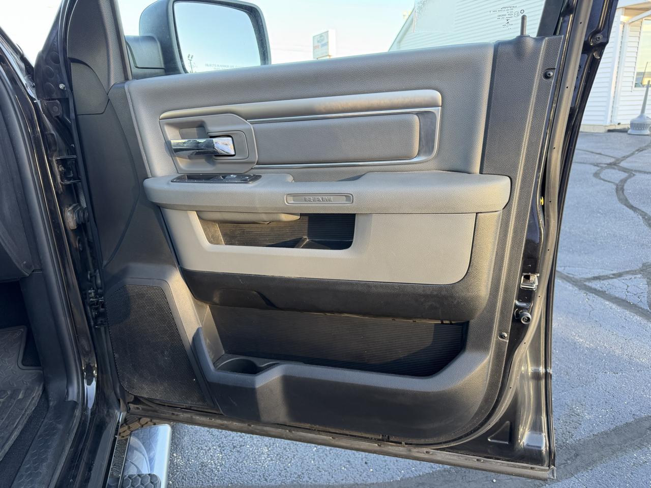 RAM 1500 SLT Crew Cab SWB 4WD 2018