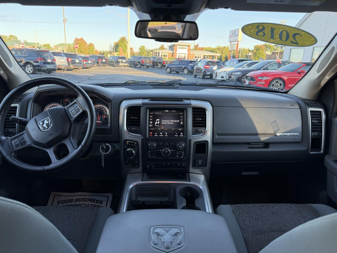 RAM 1500 SLT Crew Cab SWB 4WD 2018