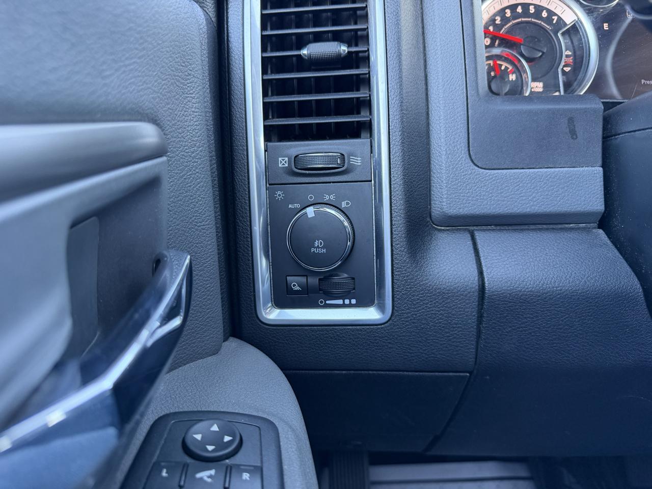 RAM 1500 SLT Crew Cab SWB 4WD 2018