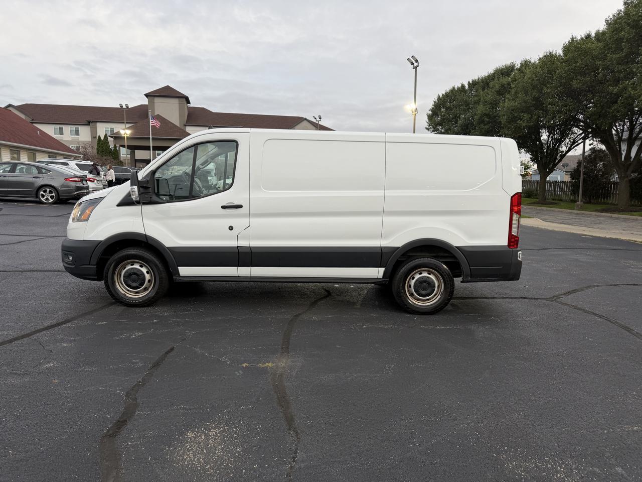 Ford Transit 250 Van Low Roof w/Sliding Pass. 130-in. WB 2020