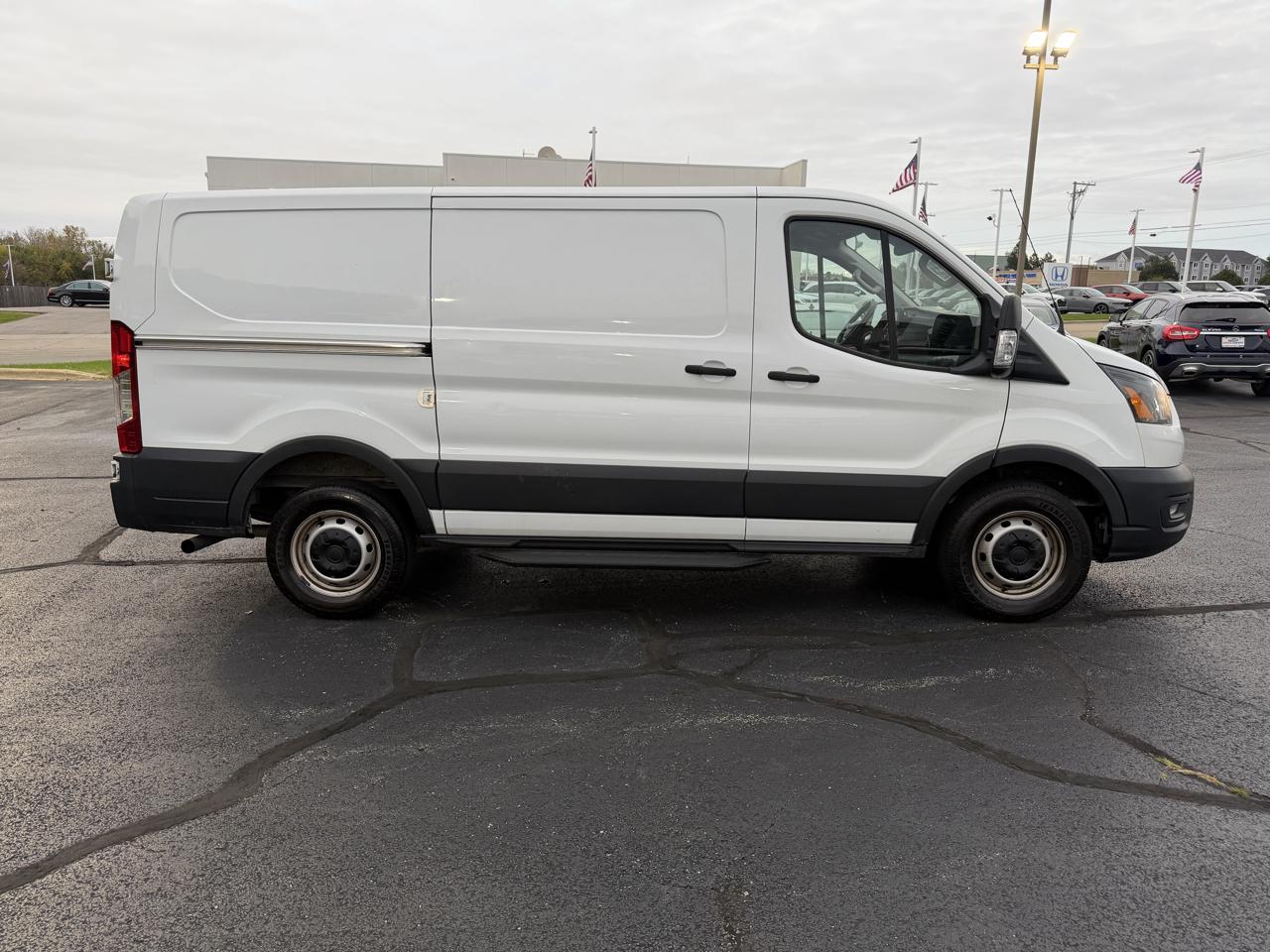 Ford Transit 250 Van Low Roof w/Sliding Pass. 130-in. WB 2020