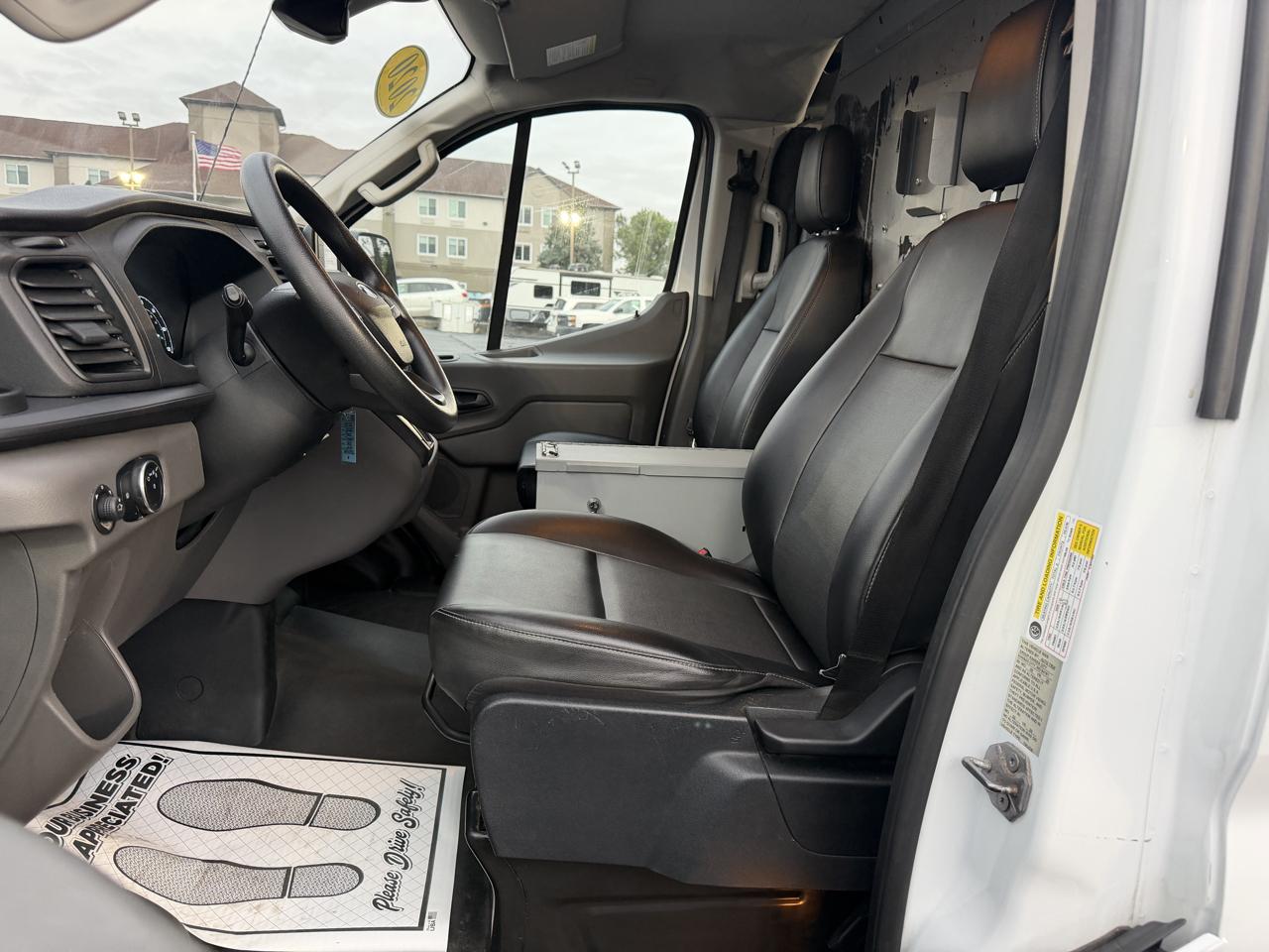 Ford Transit 250 Van Low Roof w/Sliding Pass. 130-in. WB 2020