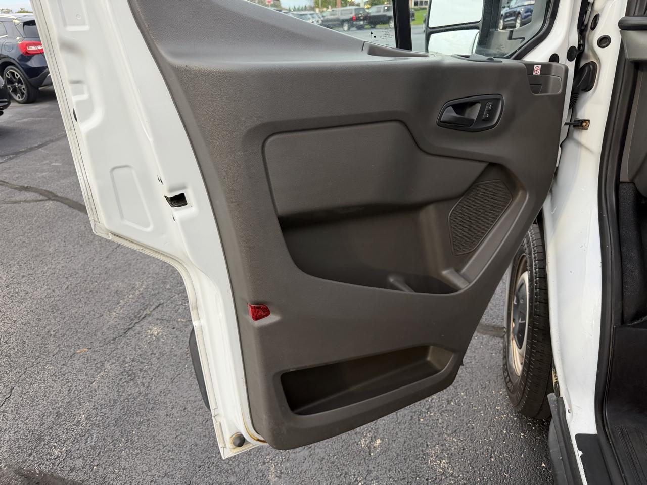 Ford Transit 250 Van Low Roof w/Sliding Pass. 130-in. WB 2020