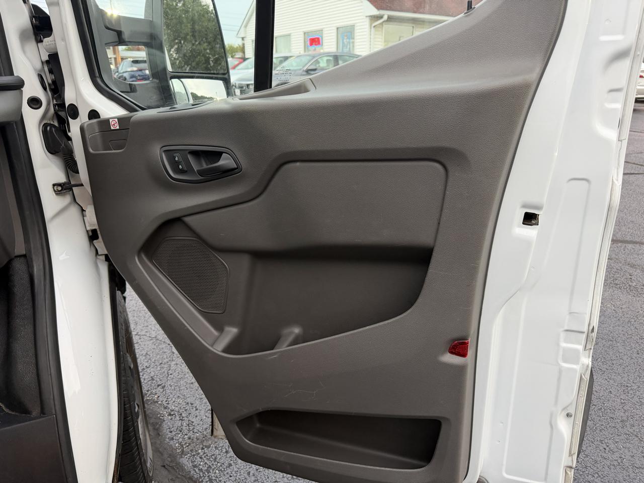 Ford Transit 250 Van Low Roof w/Sliding Pass. 130-in. WB 2020