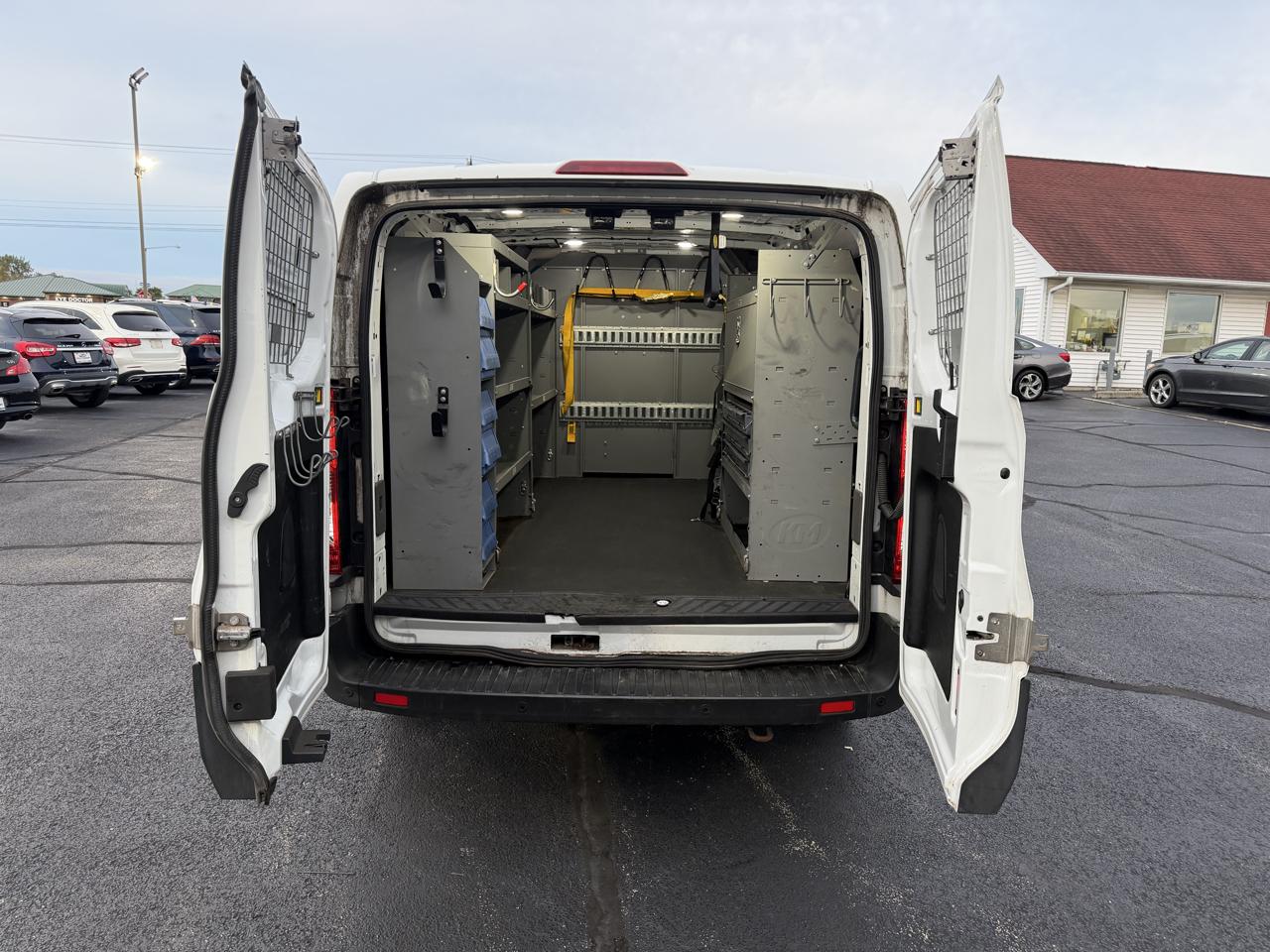 Ford Transit 250 Van Low Roof w/Sliding Pass. 130-in. WB 2020