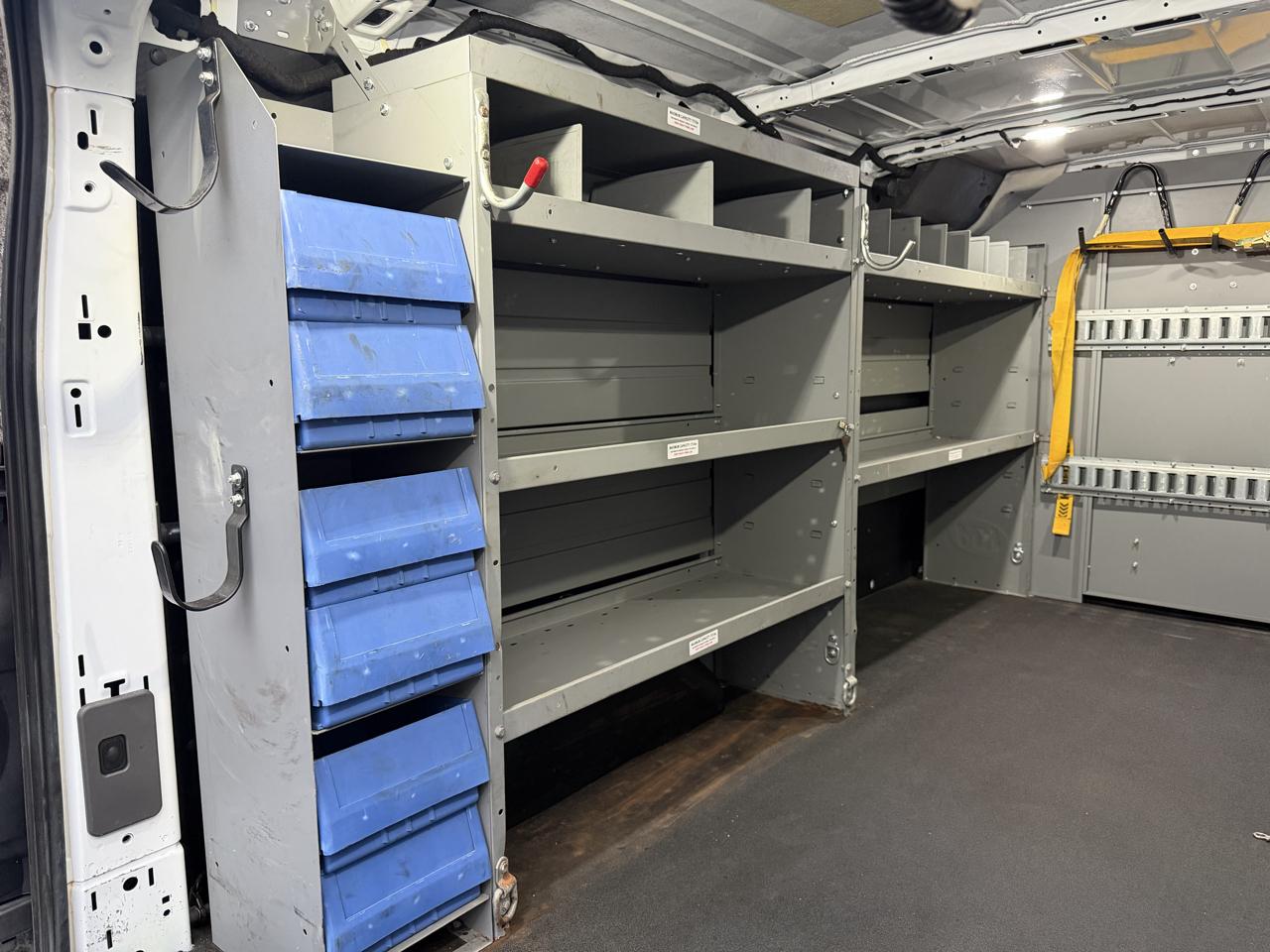 Ford Transit 250 Van Low Roof w/Sliding Pass. 130-in. WB 2020