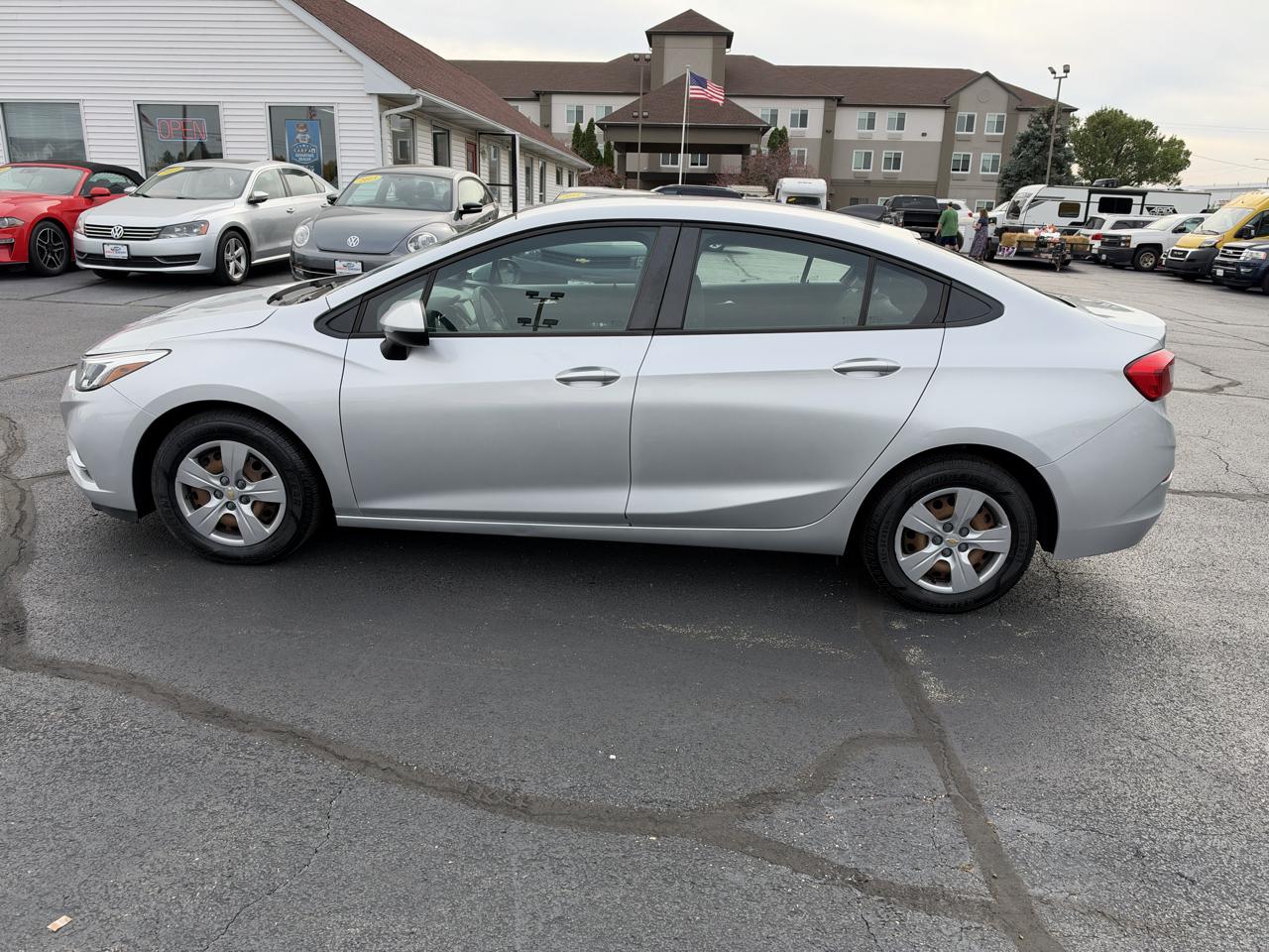 Chevrolet Cruze LS Auto 2018