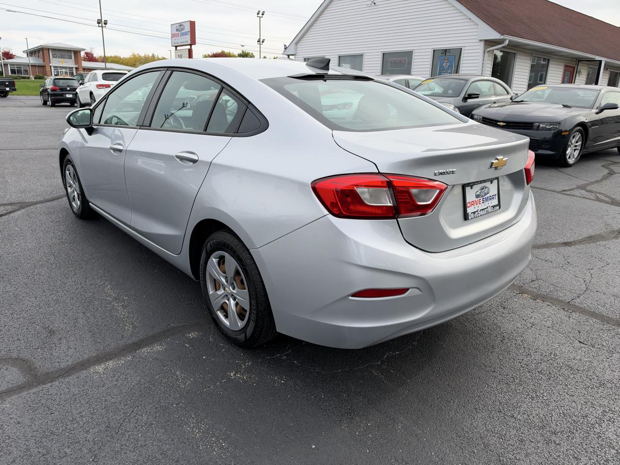 Chevrolet Cruze LS Auto 2018