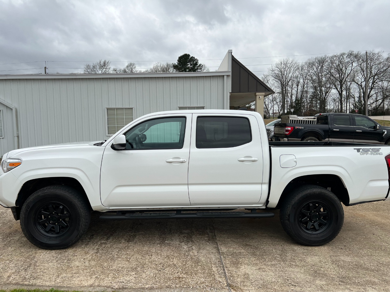 Toyota Tacoma 4WD  2023