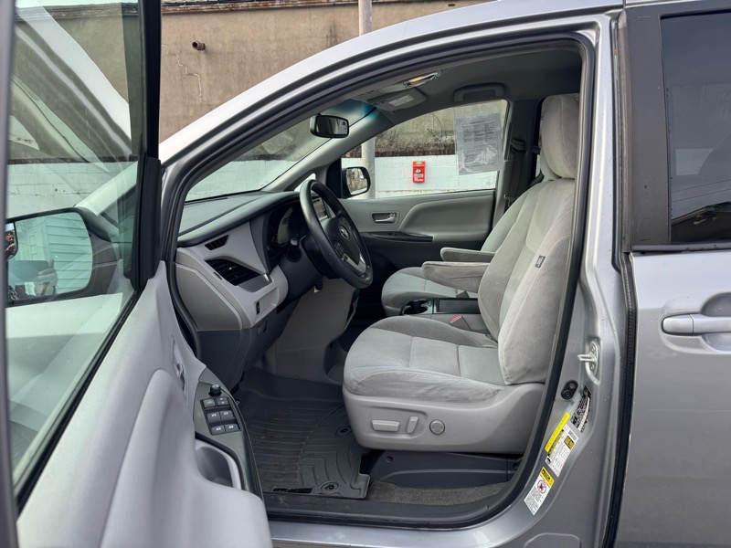 Toyota Sienna LE FWD 8-Passenger V6 2015