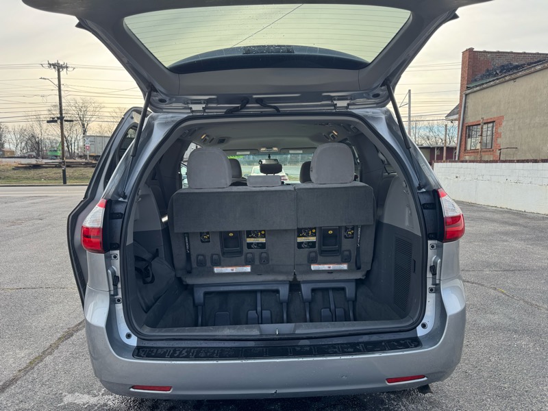 Toyota Sienna LE FWD 8-Passenger V6 2015