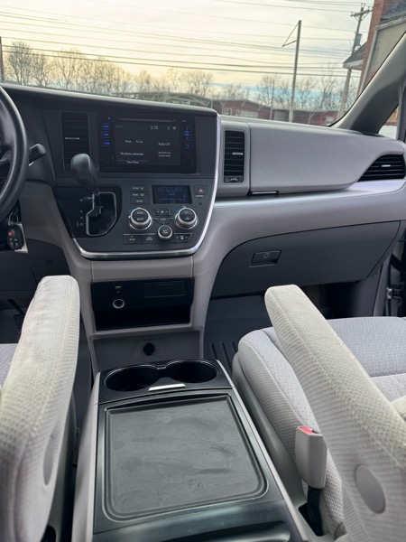 Toyota Sienna LE FWD 8-Passenger V6 2015