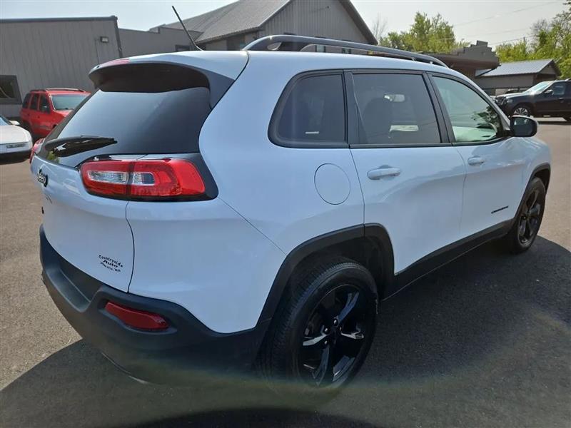 2016 Jeep Cherokee Altitude photo 3