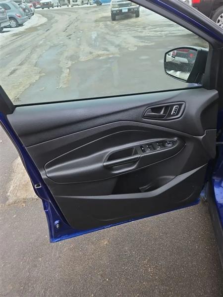 Ford Escape S FWD 2014