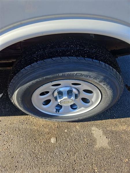 Chevrolet Express 1500 LS 2011