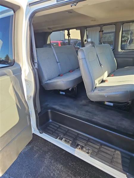 Chevrolet Express 1500 LS 2011