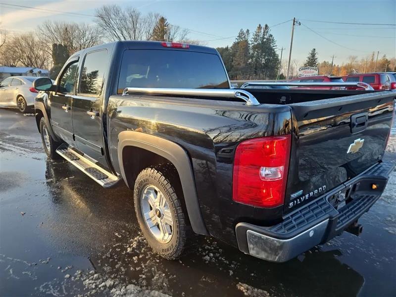 Chevrolet Silverado 1500 LT Crew Cab 4WD 2011