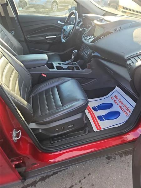 Ford Escape Titanium 4WD 2017