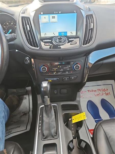 Ford Escape Titanium 4WD 2017
