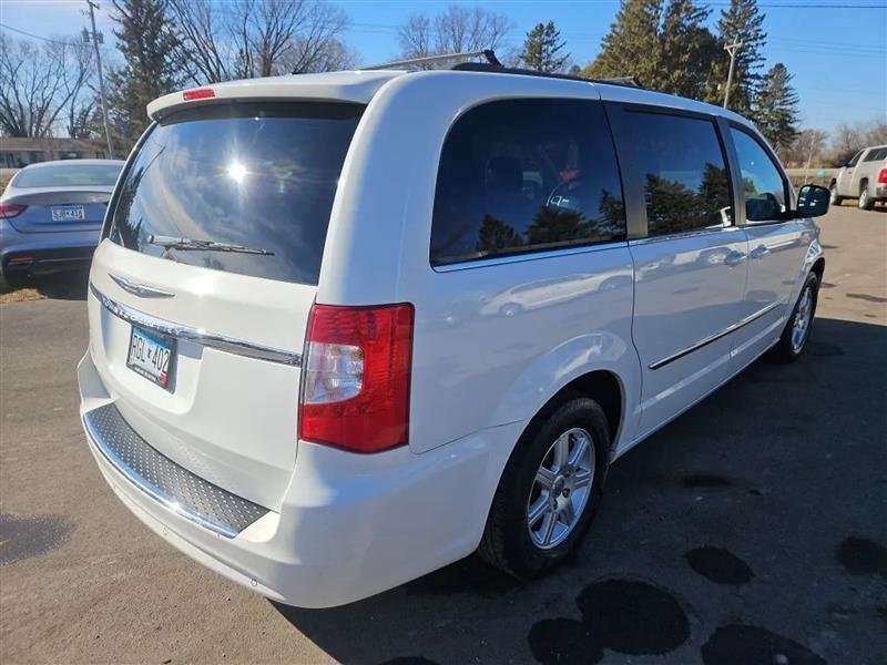 Chrysler Town & Country Touring 2012
