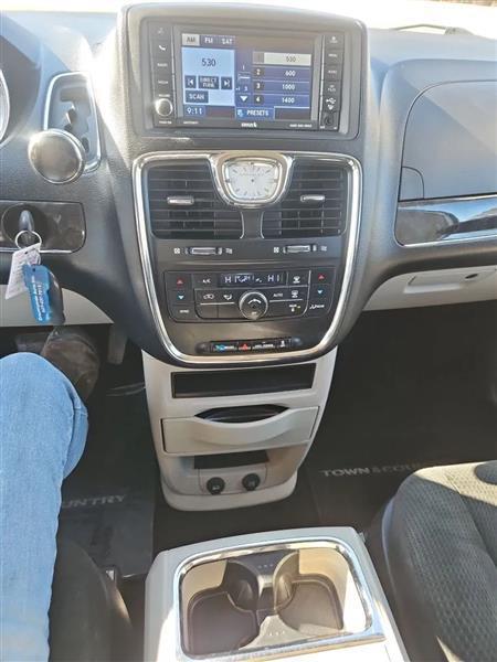 Chrysler Town & Country Touring 2012