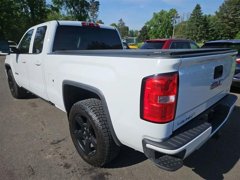 GMC Sierra 1500 Base Double Cab 4WD 2017