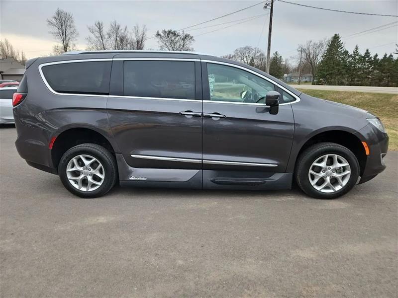 Chrysler Pacifica Touring-L Plus 2018