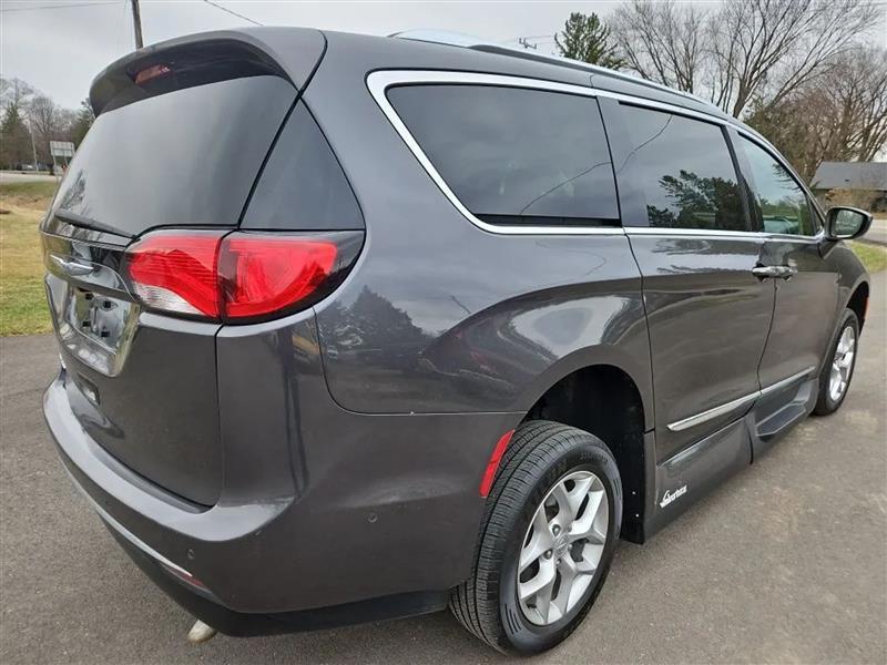Chrysler Pacifica Touring-L Plus 2018