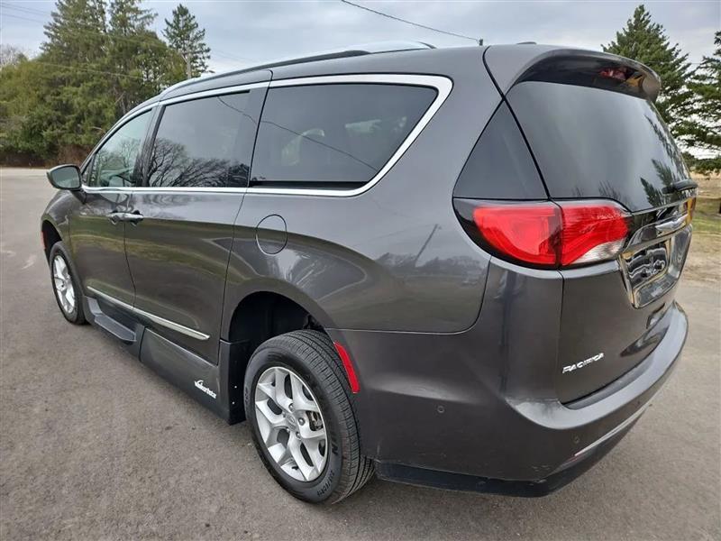 Chrysler Pacifica Touring-L Plus 2018
