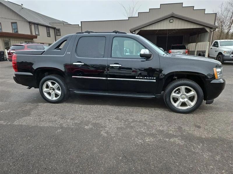 Chevrolet Avalanche LTZ 4WD 2012