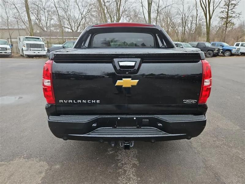 Chevrolet Avalanche LTZ 4WD 2012