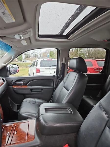 Chevrolet Avalanche LTZ 4WD 2012