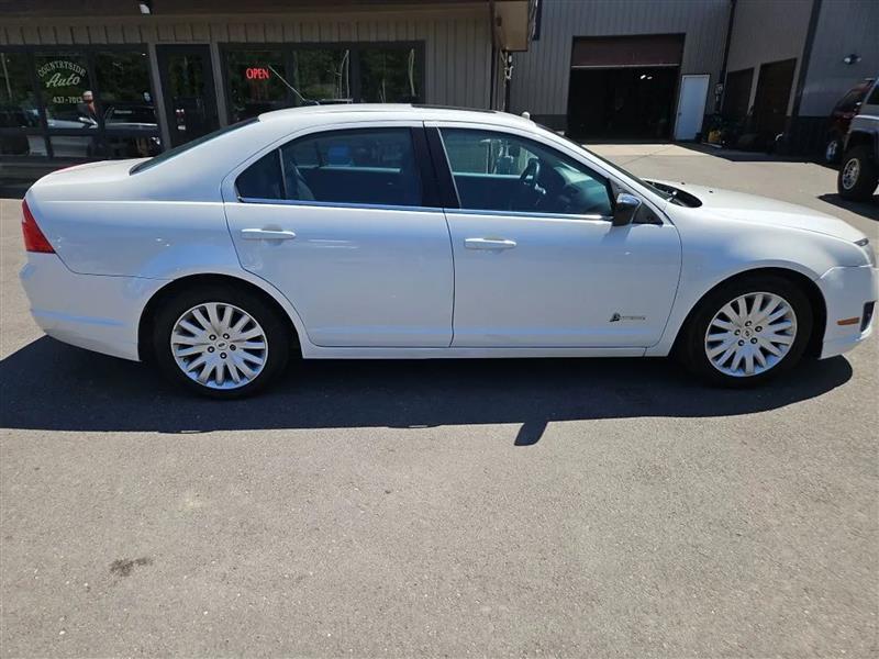 Ford Fusion Hybrid Sedan 2010
