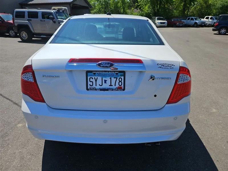 Ford Fusion Hybrid Sedan 2010