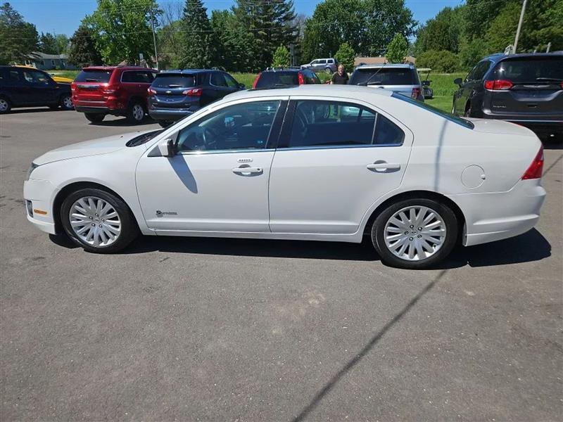 Ford Fusion Hybrid Sedan 2010